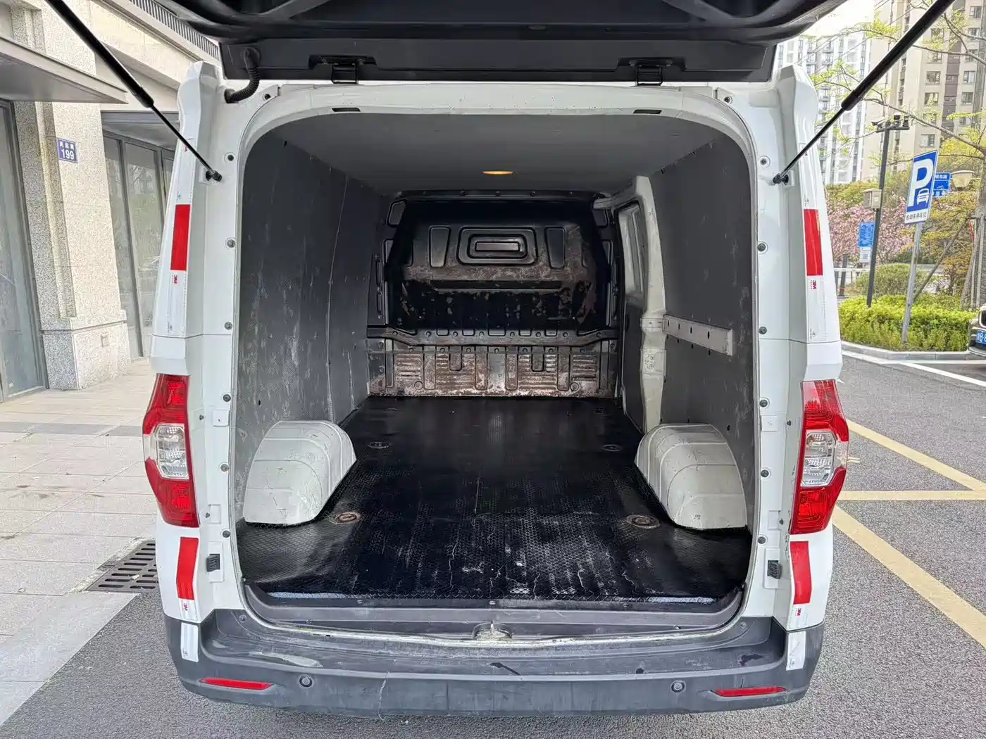 SAIC MAXUS CHASE EV30