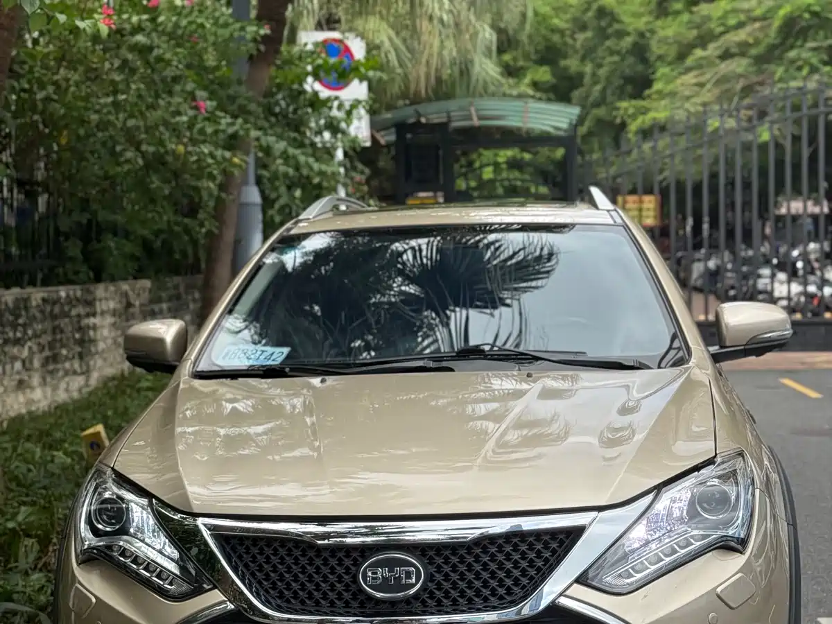BYD Tang New Energy 2016 2015 2.0T AWD Premium