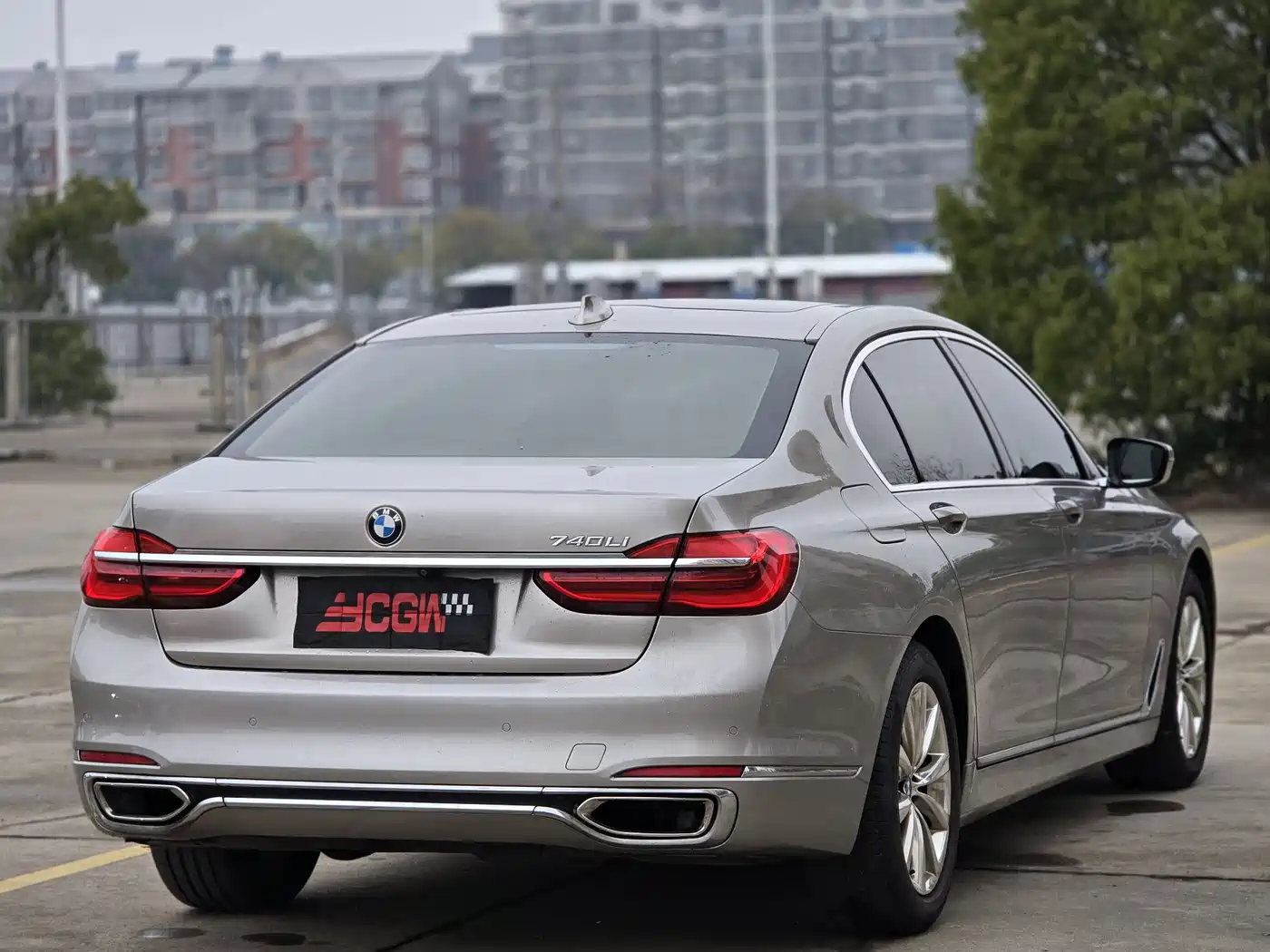 BMW 7 Series 2016 730Li Leading фото 20