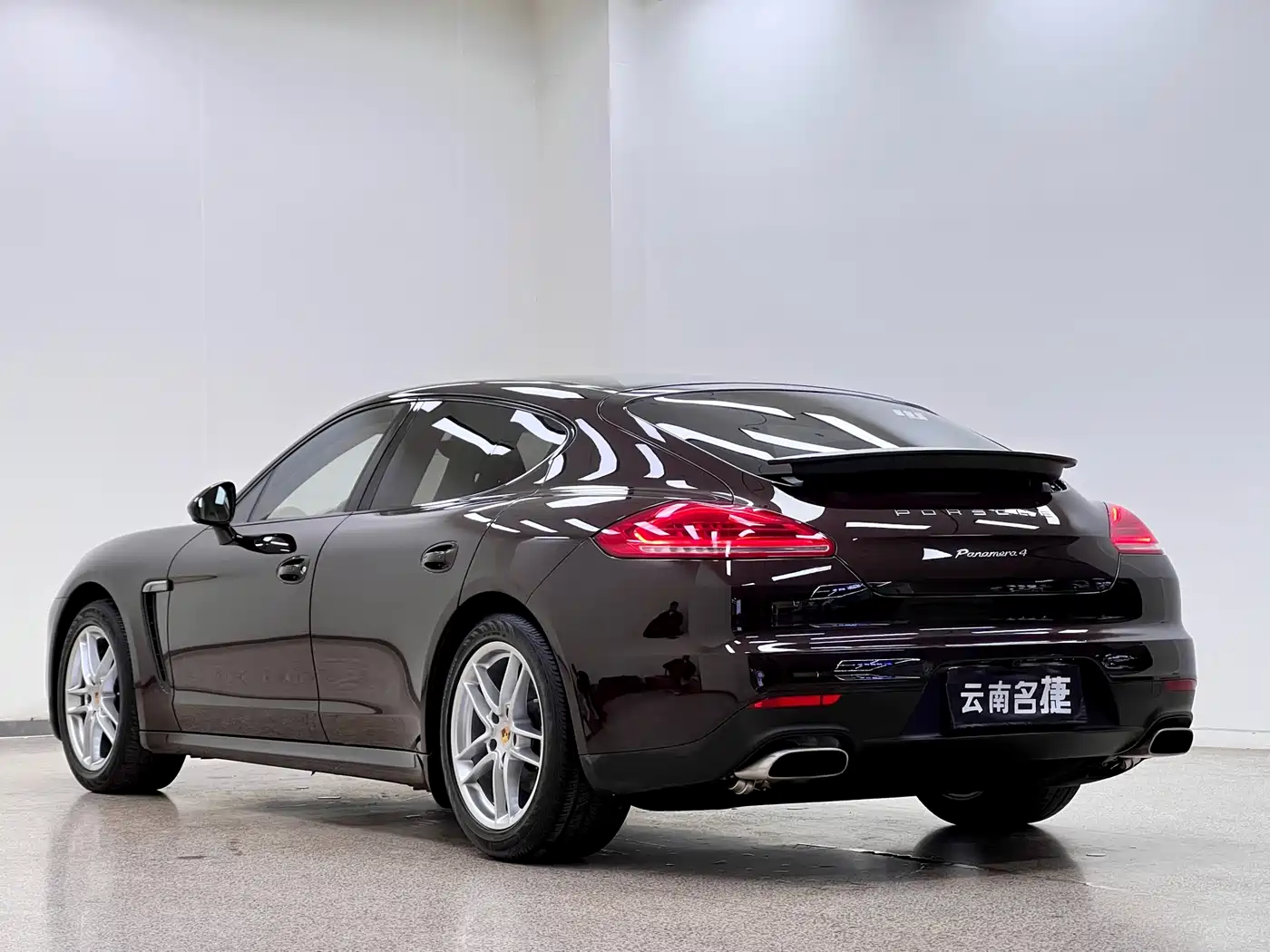 Porsche Panamera 2016 Panamera 4 Edition 3.0T фото 5