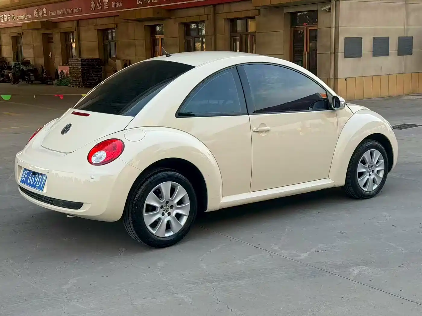 Volkswagen Beetle 2010 2010 Model 1.6 AT