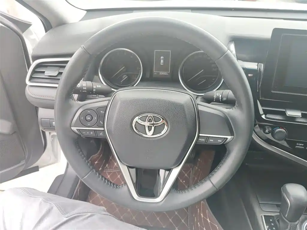 Toyota Camry 2023 2.0GVP Leading Edition фото 3