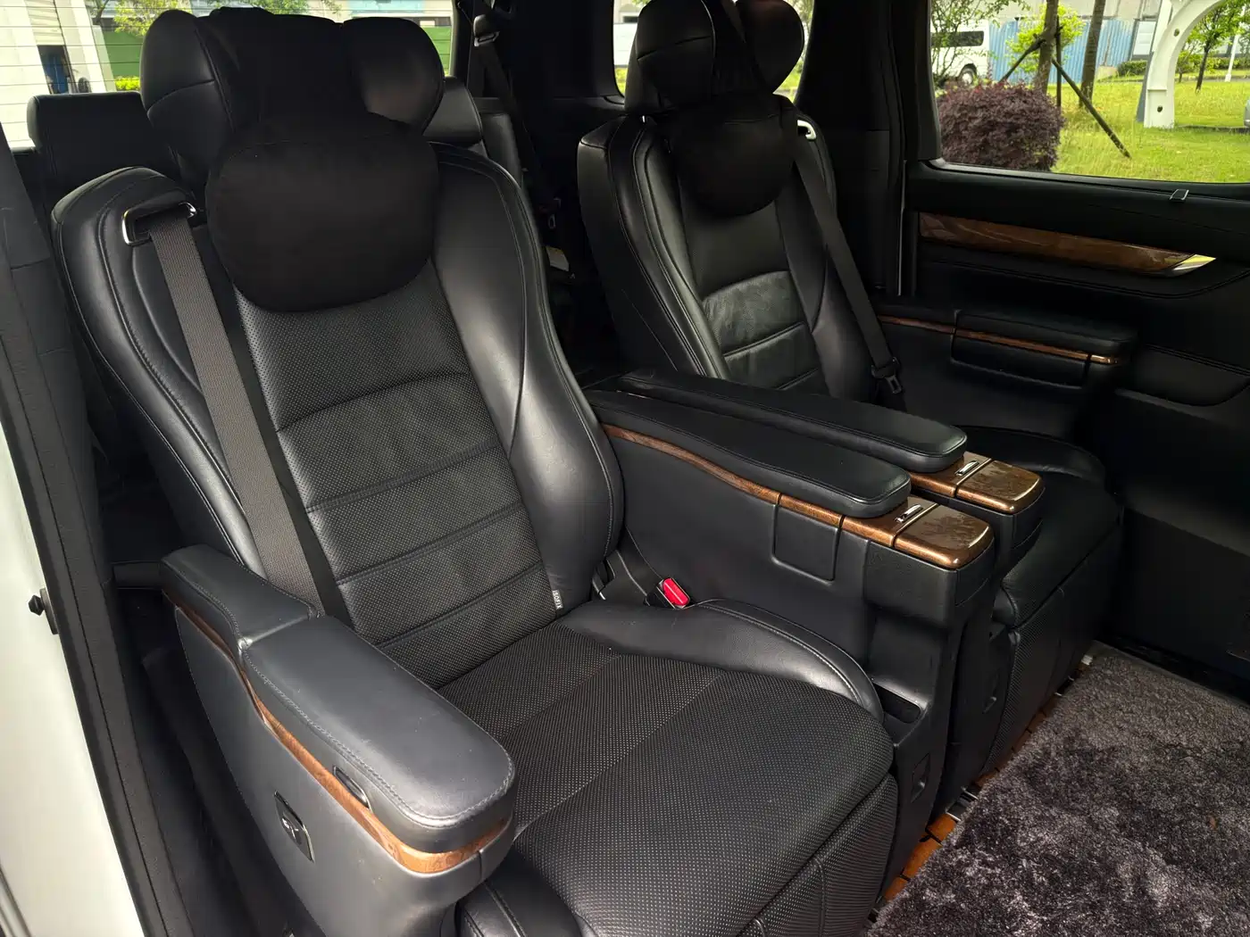 Toyota Alphard 2018 3.5L Premium фото 5