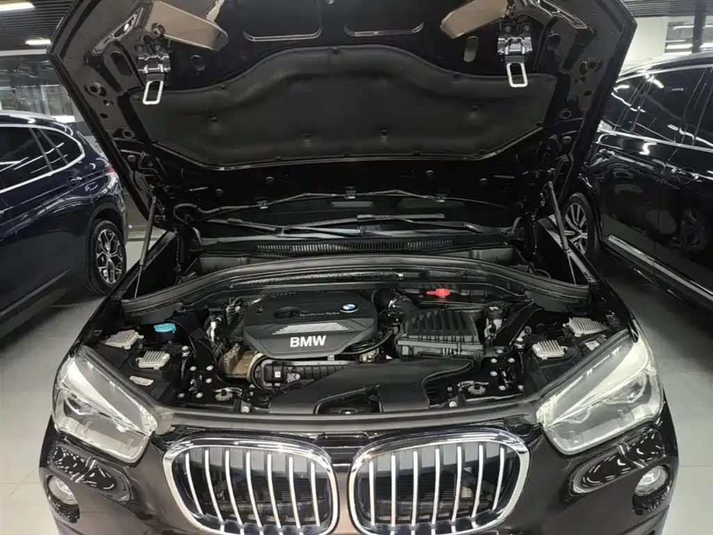 BMW X1 2016 sDrive18Li Premium Model фото 19
