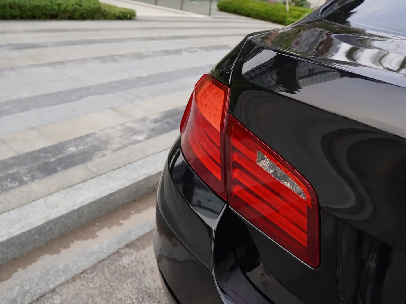 BMW 5 Series 2011 535Li Luxury фото 20
