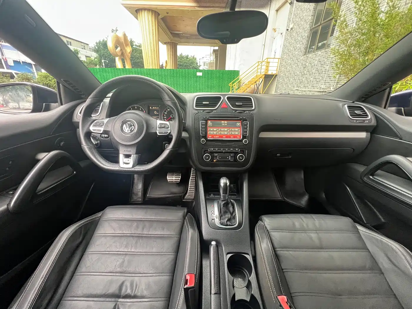 Volkswagen Scirocco 2011 2.0TSI R-Line фото 16