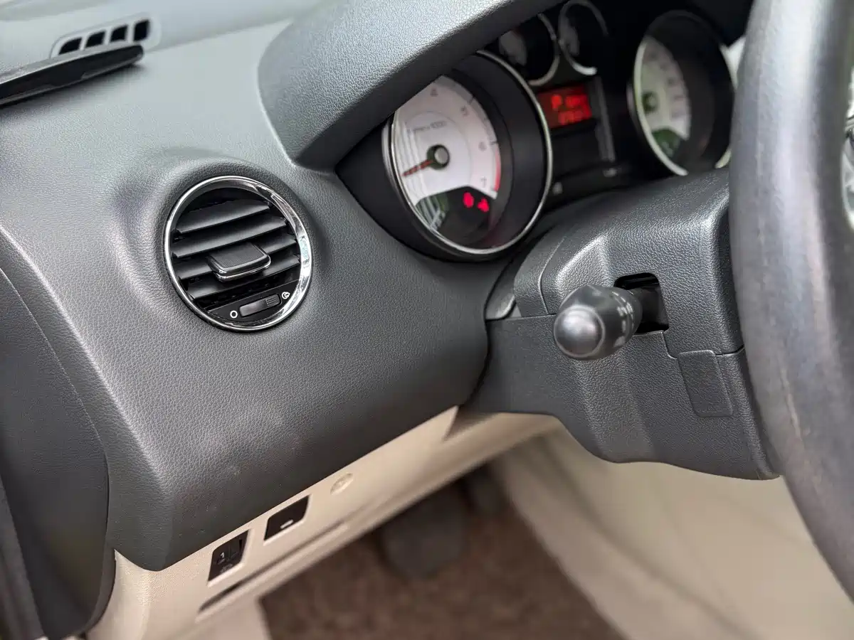 Peugeot 408 2013 2013 2.0L Automatic Comfort Edition