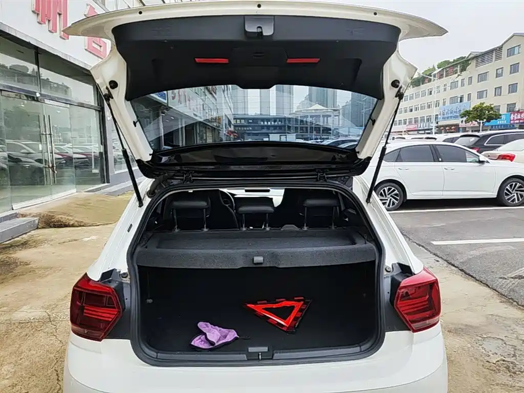 Volkswagen Polo 2019 Plus 1.5L Automatic Beats Trendy Edition фото 19