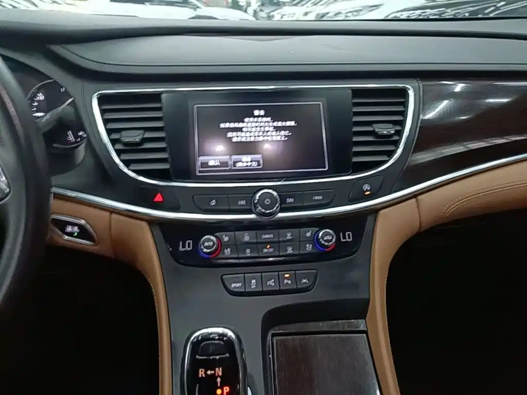 Buick LaCrosse 2016 Model 28T Luxury фото 13
