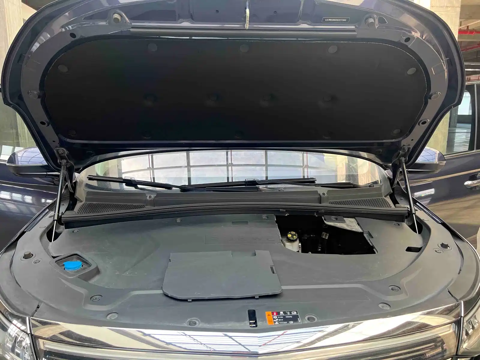 Photo 13 - Roewe iMAX8 EV