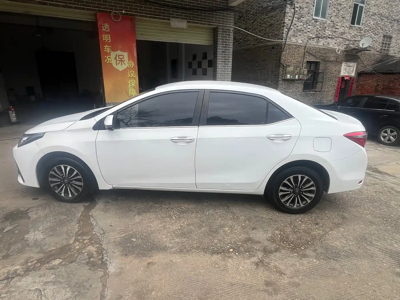 Toyota Corolla 2017 Facelift 1.2T S-CVT GL фото 4
