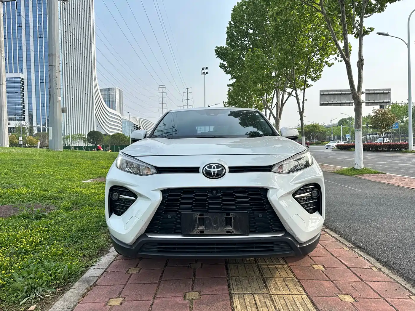 Toyota Wildlander 2022 2.0L CVT FWD Luxury Edition фото 2