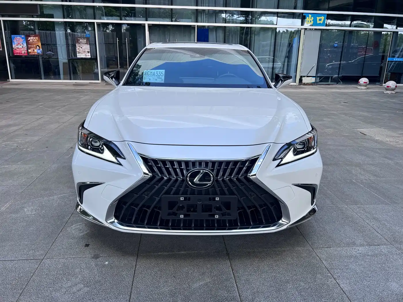 Lexus ES 2023 200 Excellence Edition фото 2