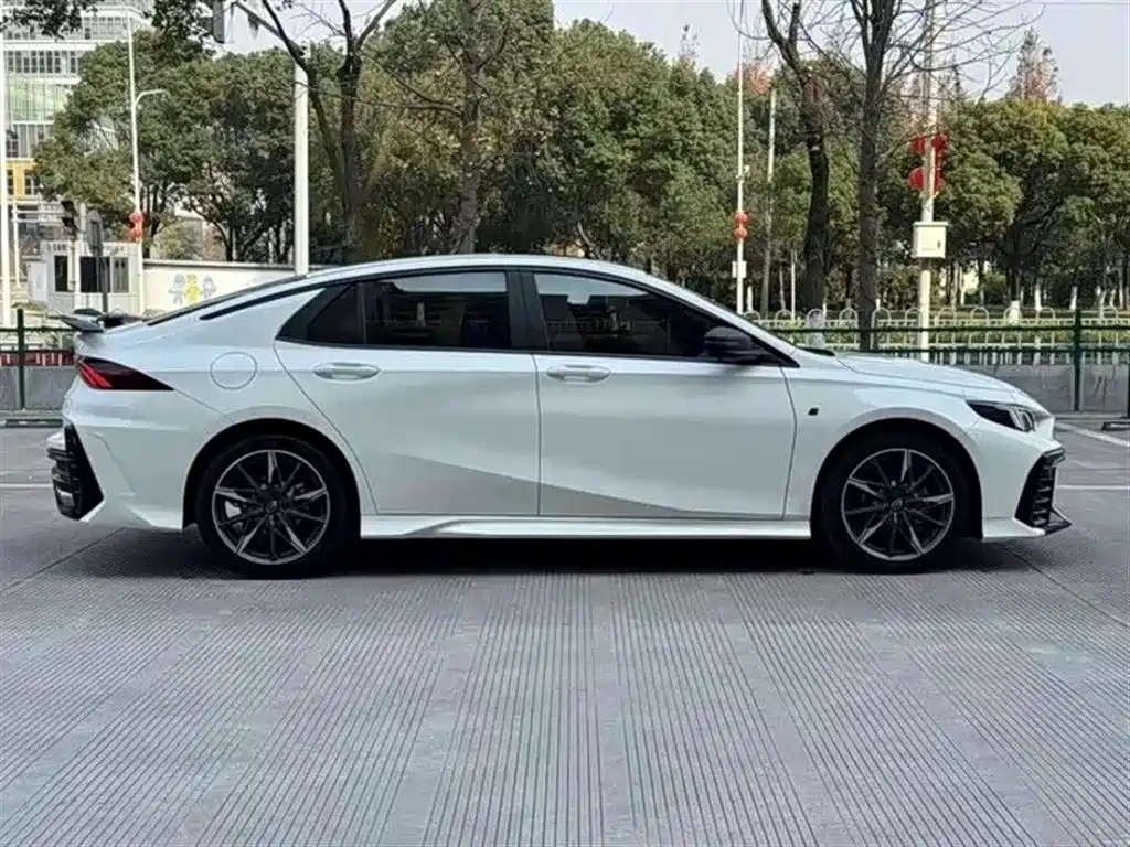 GAC Trumpchi Trumpchi Emkoo 2023 400T Auto R MAX фото 8