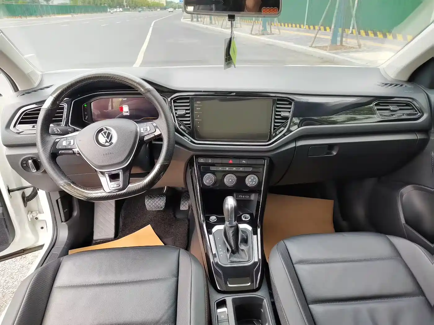 Volkswagen T-ROC 2022 280TSI DSG 2WD Comfort PLUS фото 4