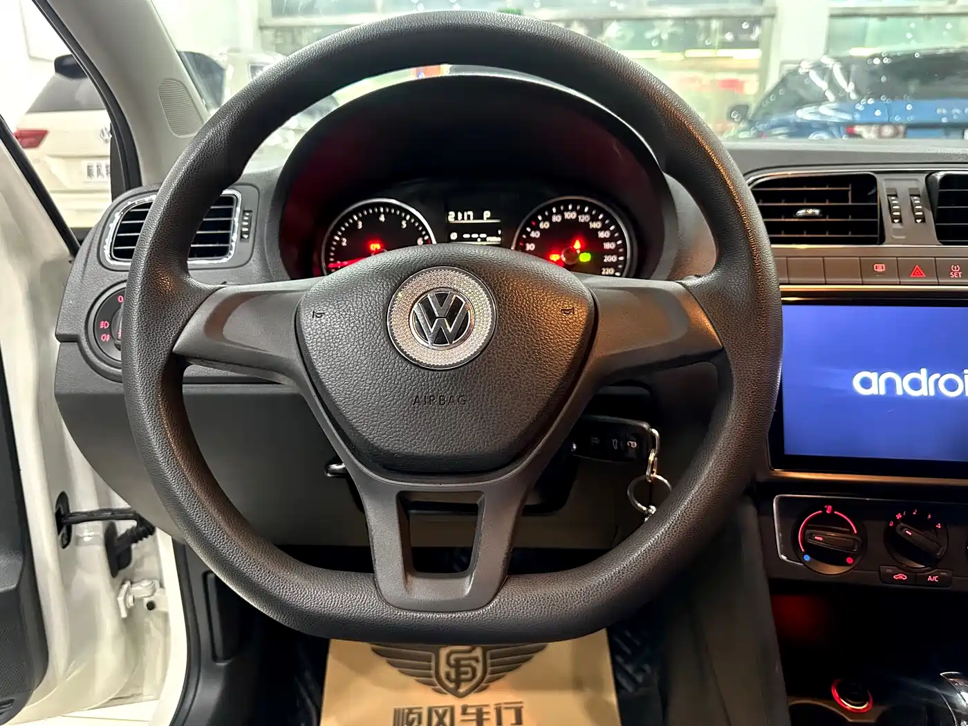 Volkswagen Polo 2014 1.4L Automatic Comfort Edition фото 8
