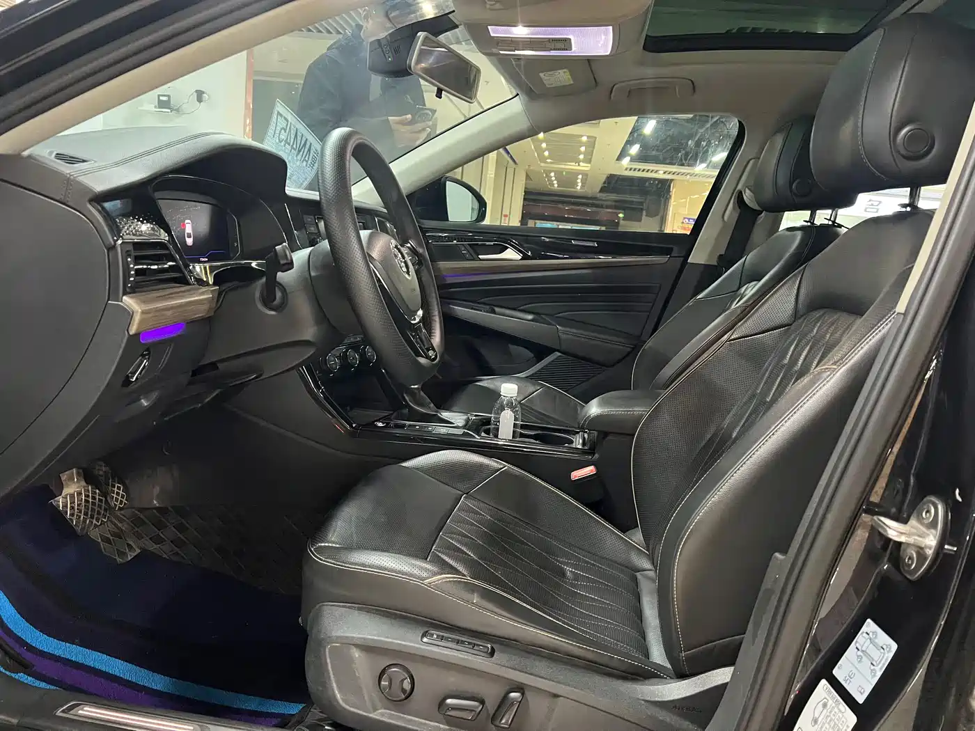 Volkswagen Passat 2019 330TSI Luxury Edition China VI фото 3