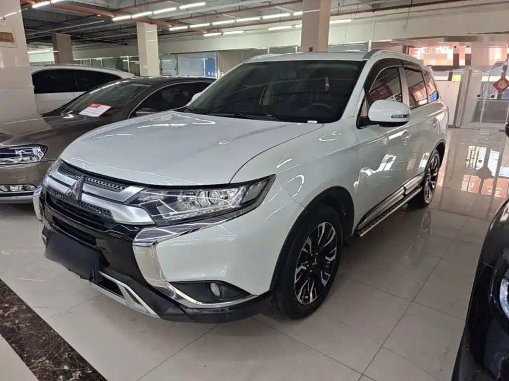 Mitsubishi Outlander 2020 — пригон из Китая