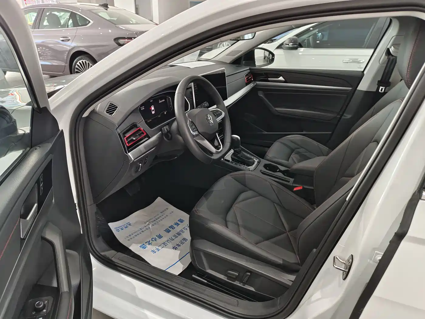 Volkswagen Lavida 2024 Model 300TSI DSG Starlight Leading Edition фото 4