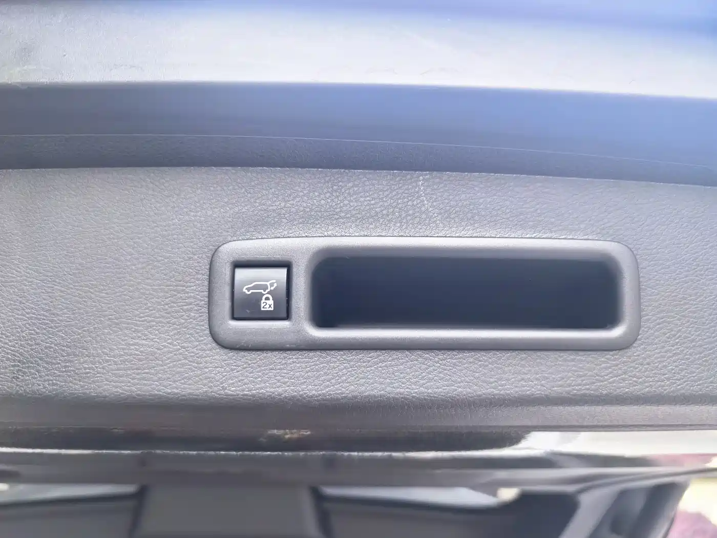 Toyota Sienna 2023 2.5L Hybrid Luxury Welfare Edition фото 27