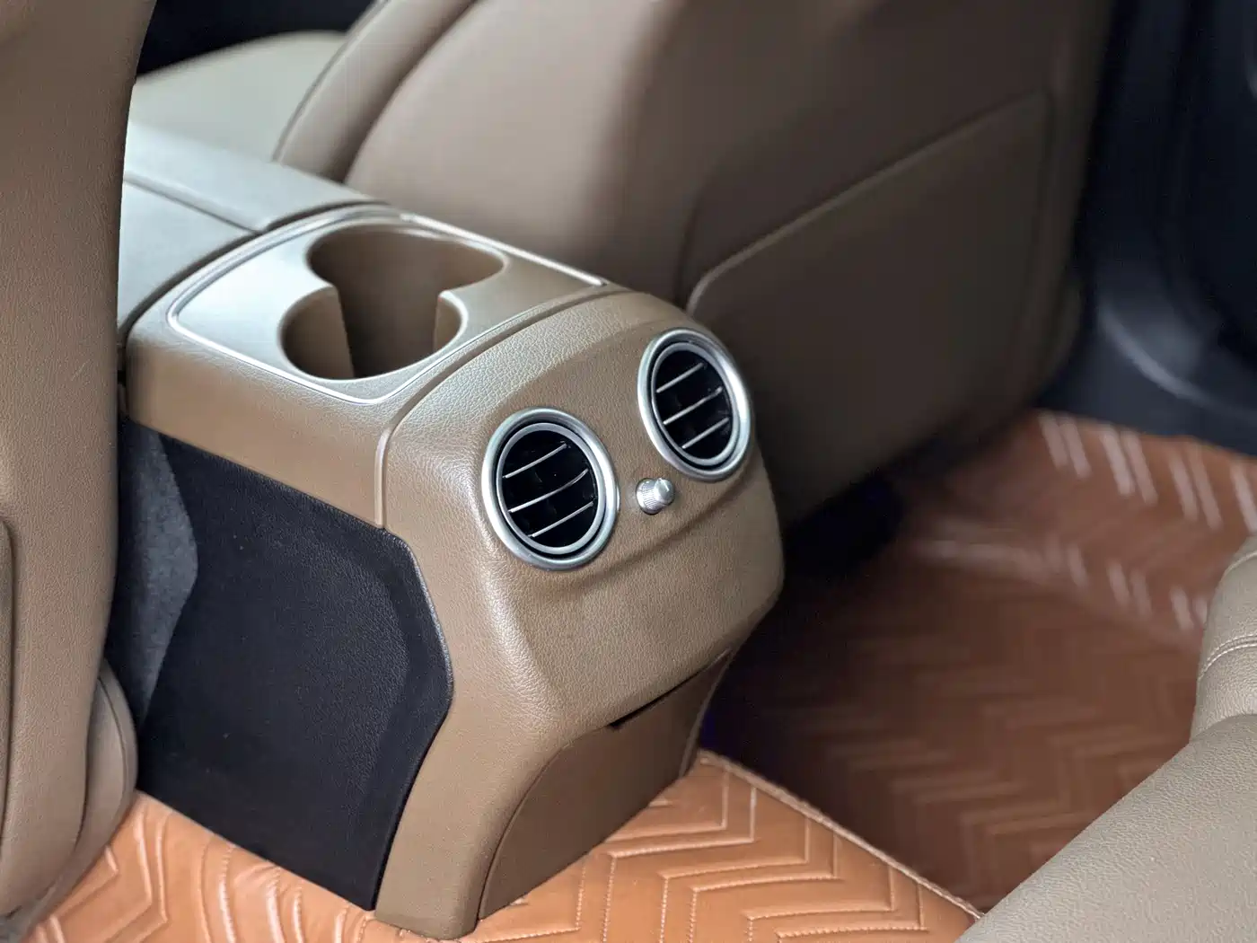 Mercedes-Benz E-Class 2020 Facelift E 300 L Sport Exclusive фото 7