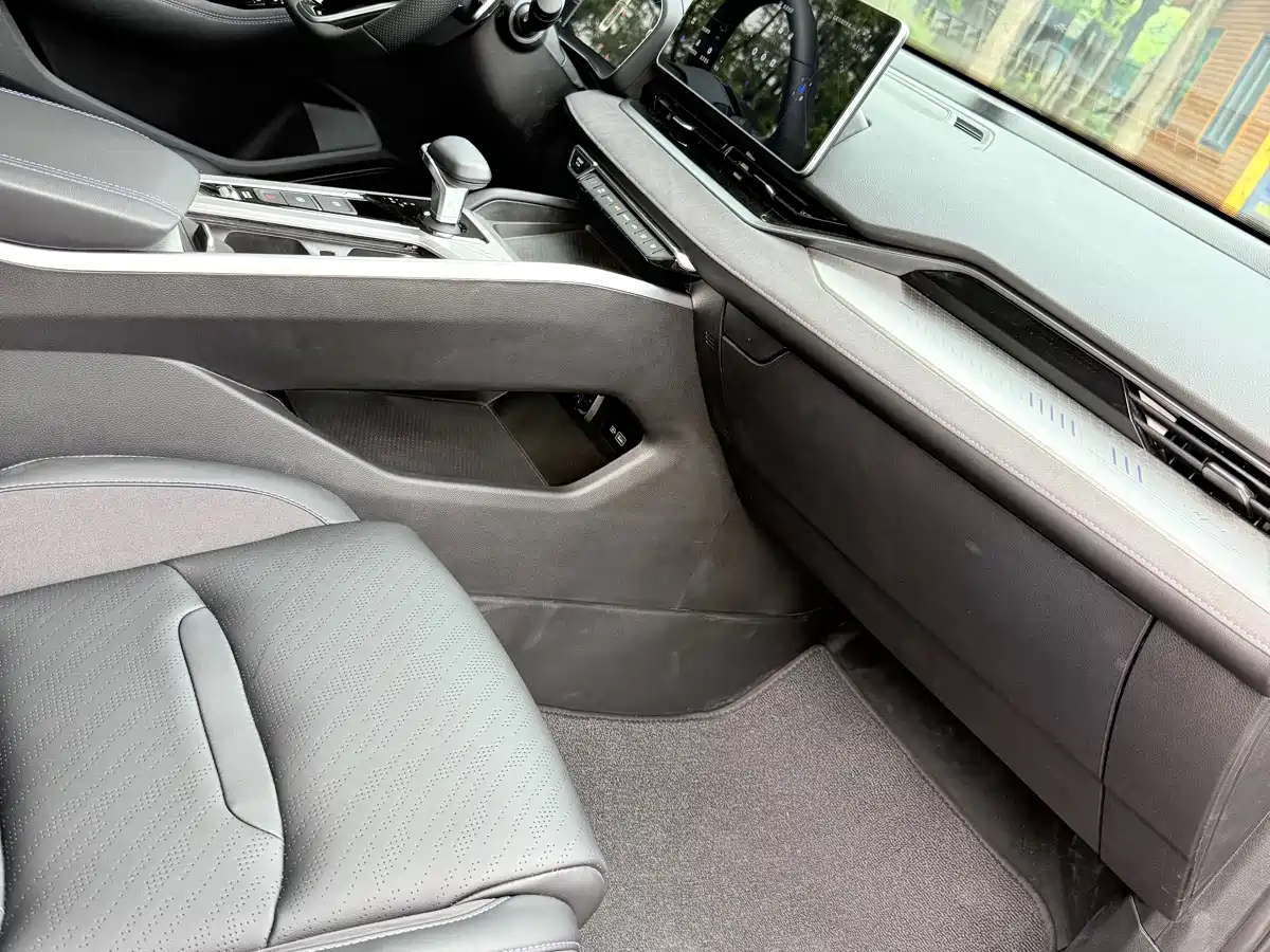 Geely Preface 2025 2024 2.0TD Azure Cloud Edition