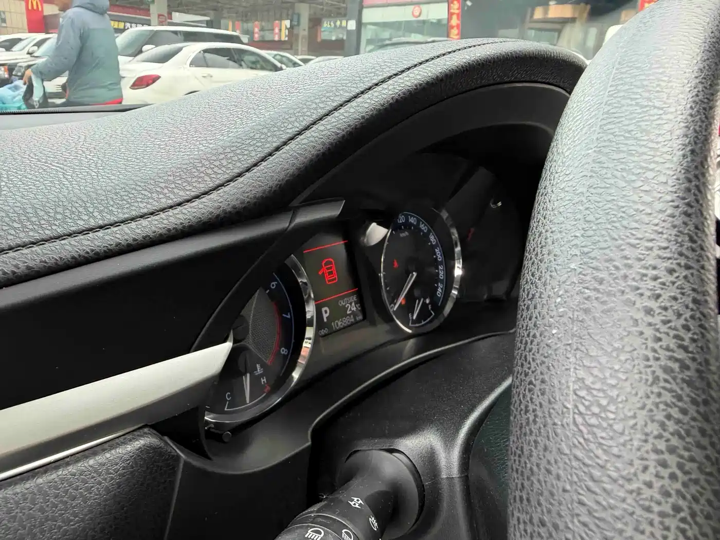 Toyota Corolla 2014 1.6L CVT GL-i фото 9