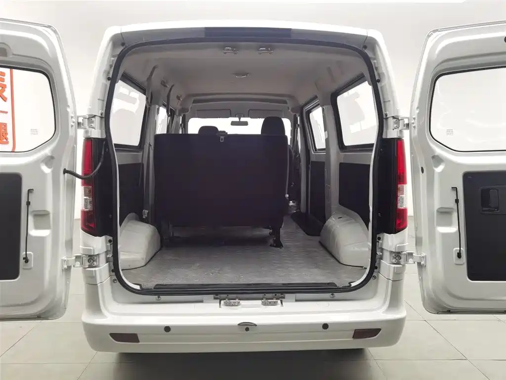 CHANGAN CHANGAN RUIXING EM60