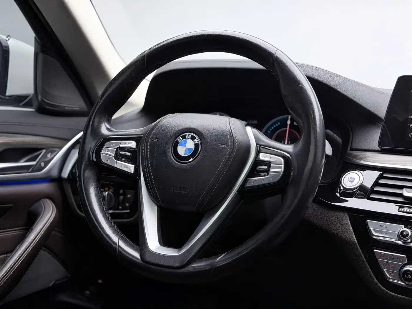 BMW 5 SERIES NEW ENERGY