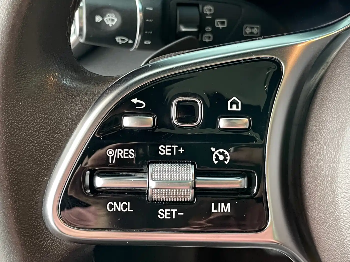 Mercedes-Benz GLC 2020 GLC 260 L 4MATIC Luxury фото 24