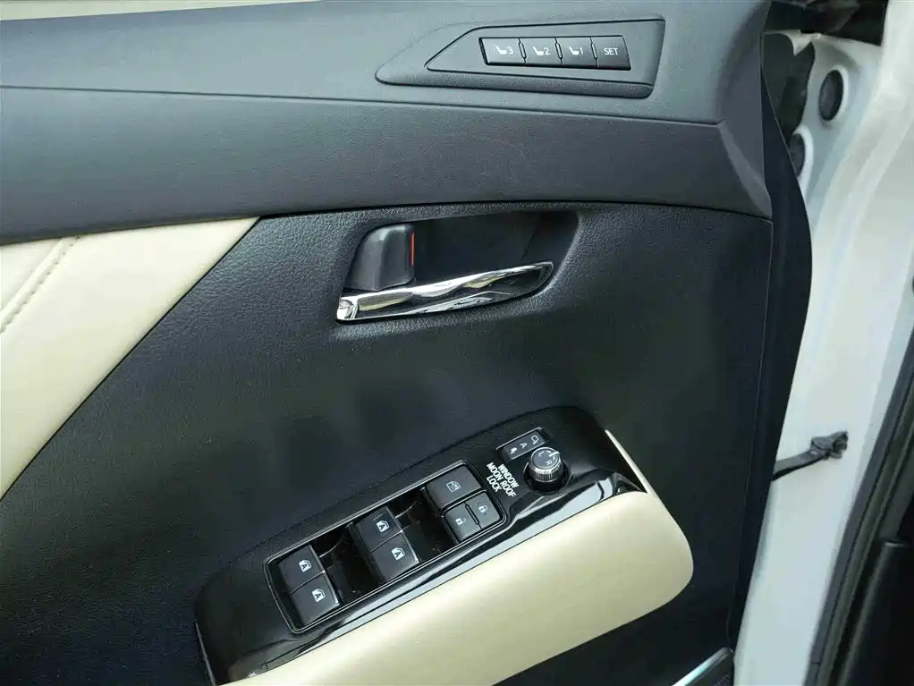 Toyota Alphard 2018 Facelift 3.5L Premium Edition фото 17