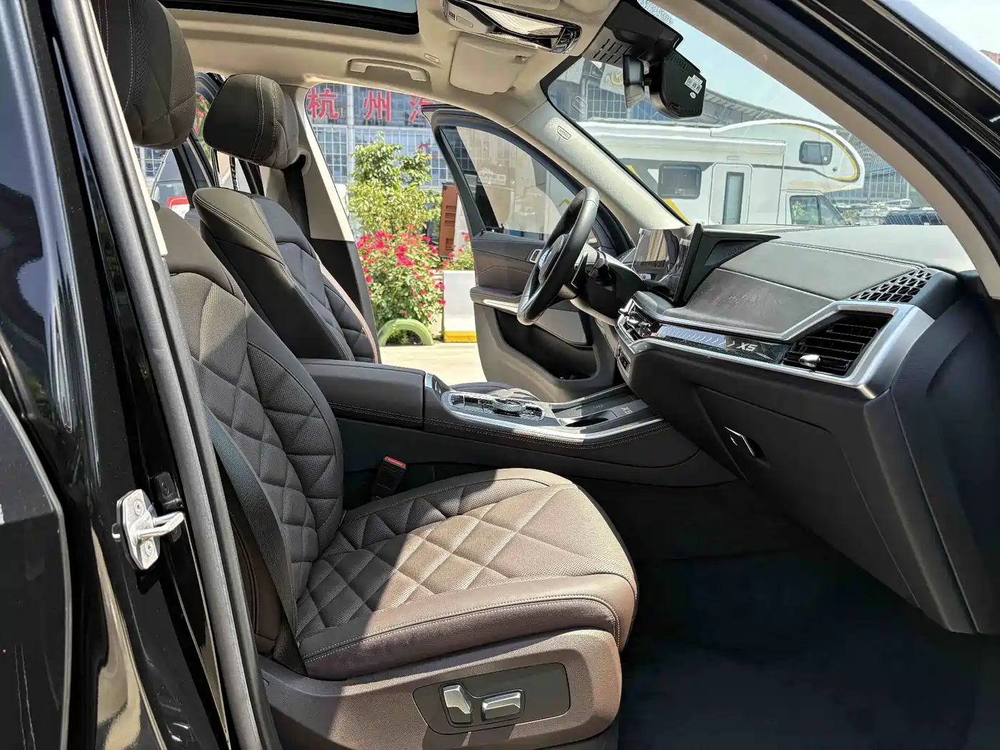 BMW X5 2023 xDrive 30Li Premium M Sport Black Night Package фото 12
