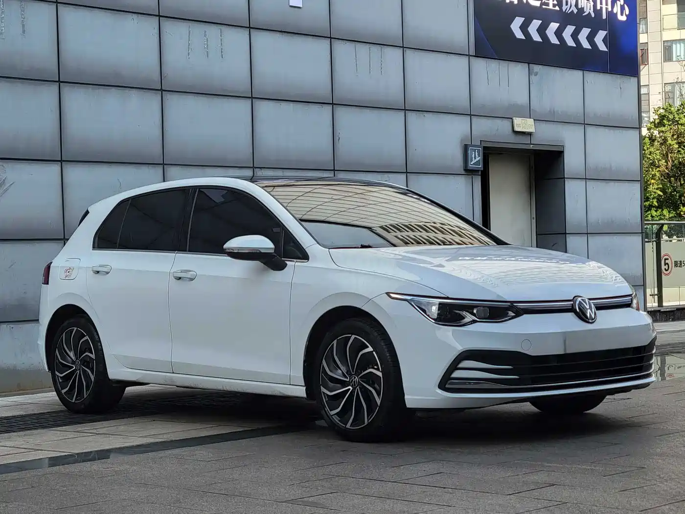 Volkswagen Golf 2023 280TSI DSG Pro фото 3