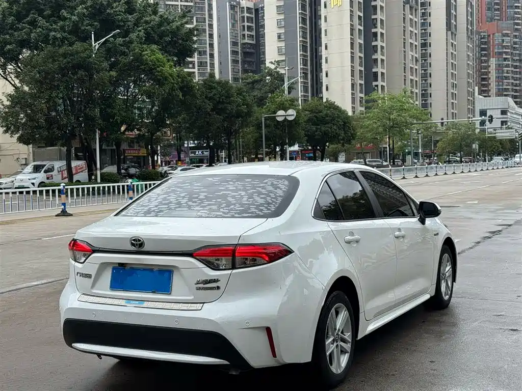 Toyota Levin 2022 Dual Engine 1.8H E-CVT Leading Edition фото 3