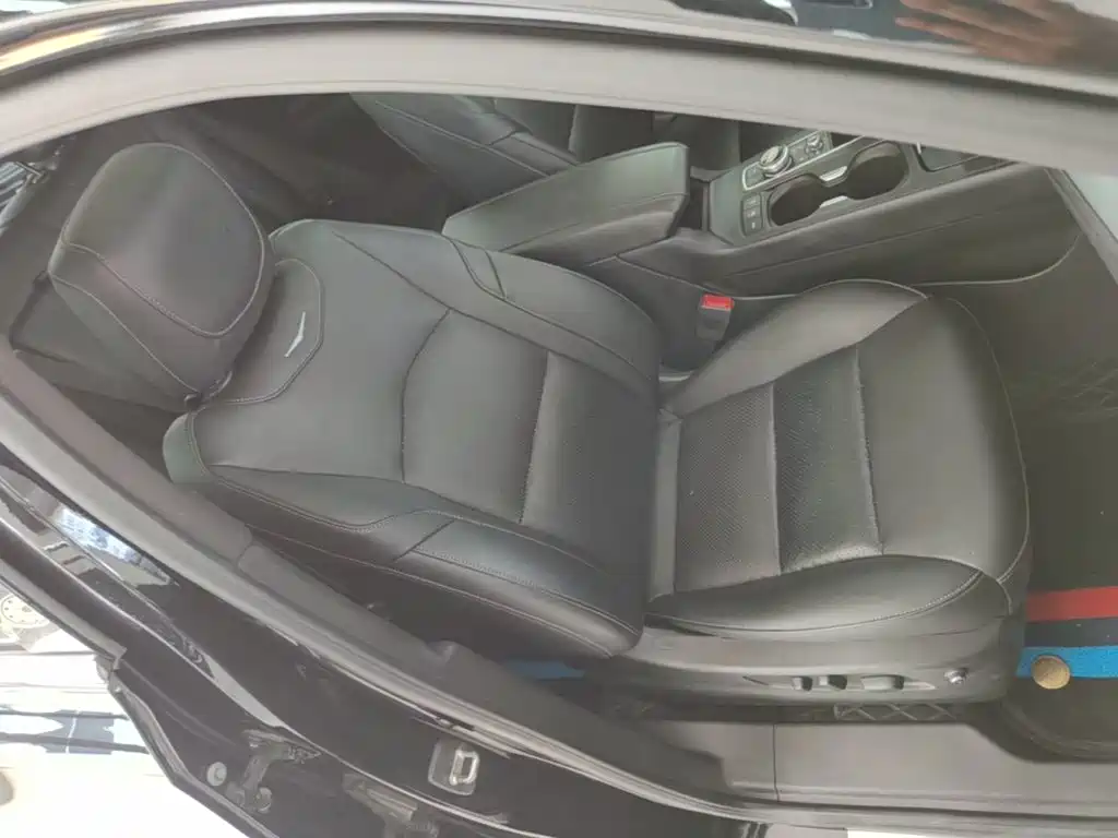 Cadillac XT4 2019 2018 28T FWD Leading Edition