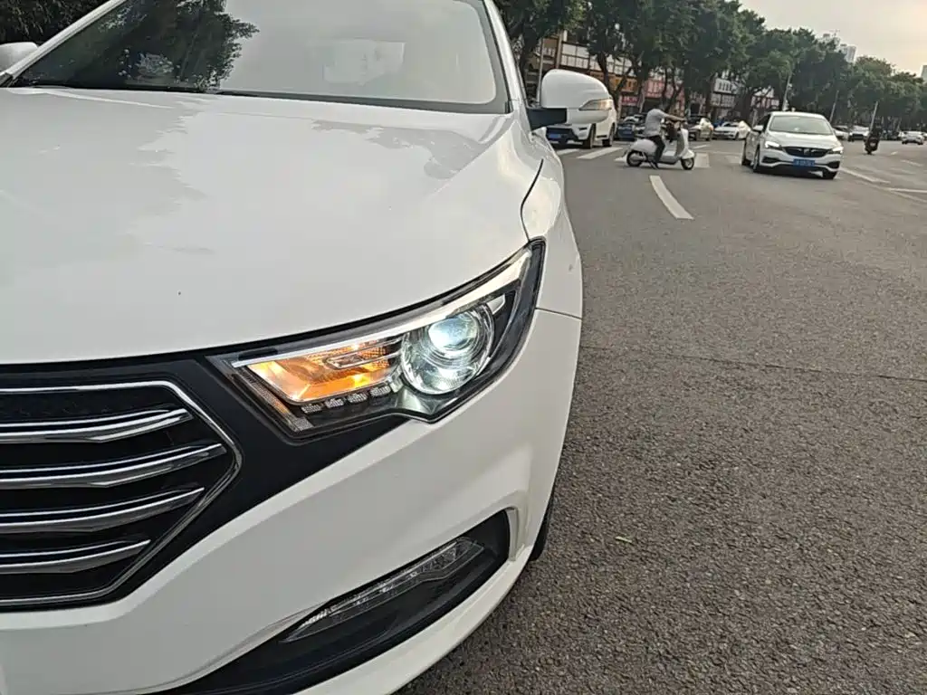 Besturn B30 2019 2019 1.6L Automatic Comfort