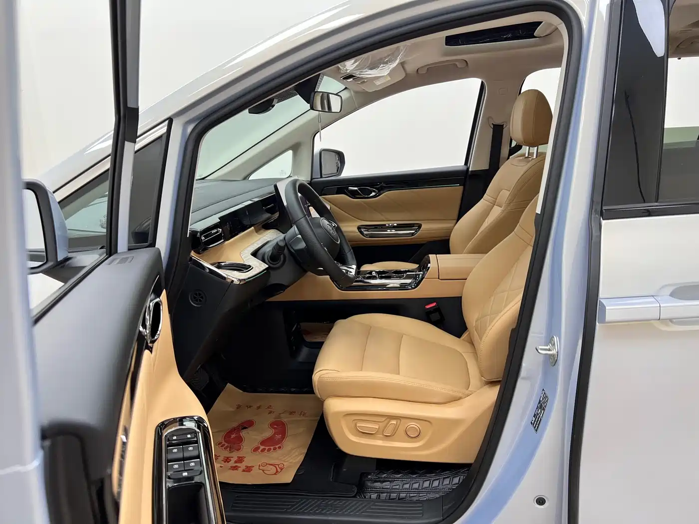 GAC Trumpchi Trumpchi E8 NEV 2024 Model 150km MAX+ фото 14