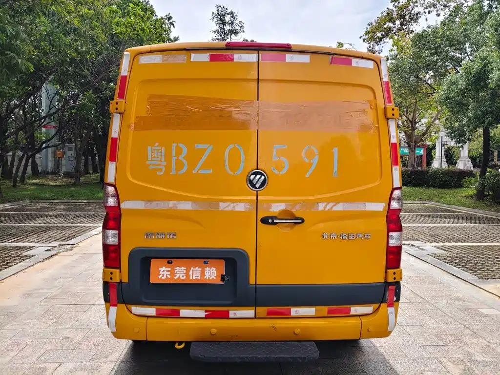 Foton Tuyano 2023 2023 2.0T Manual Lucky Elephant Van Long Wheelbase Medium Roof Single Rear Tire 3-Seater