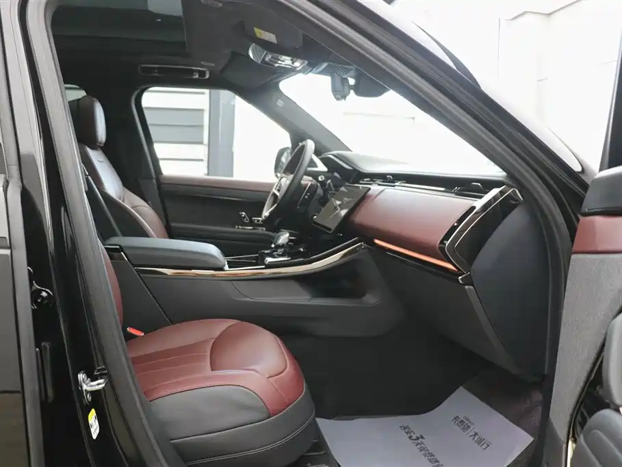 Land Rover Range Rover Sport 2024 400PS Exemplary Edition фото 22