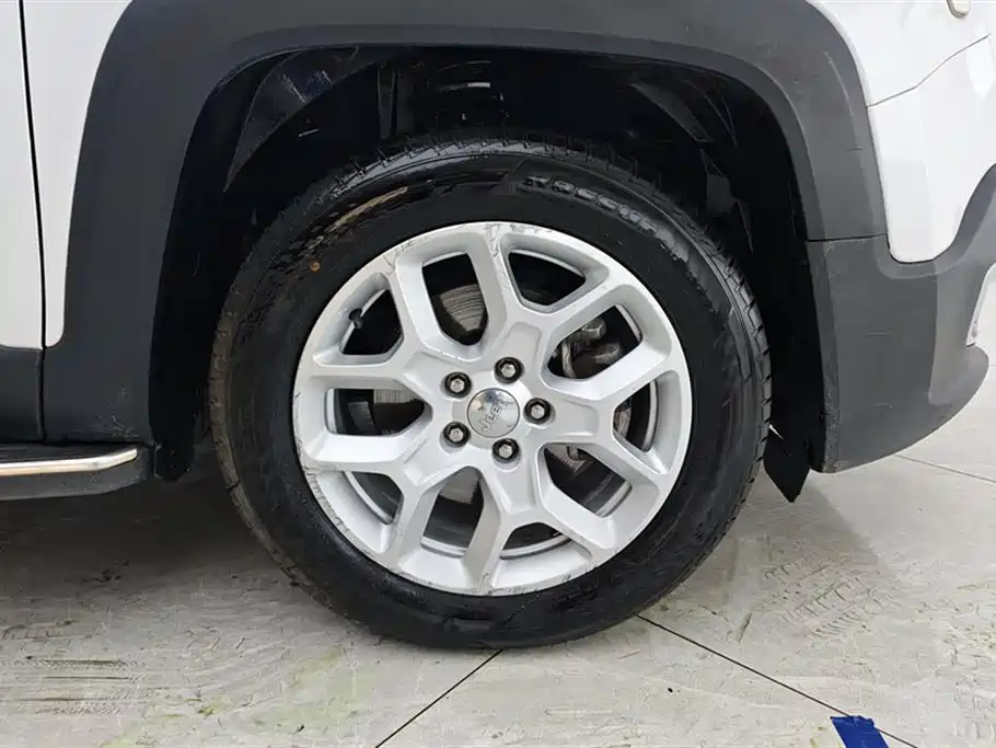 Photo 6 - Jeep Renegade