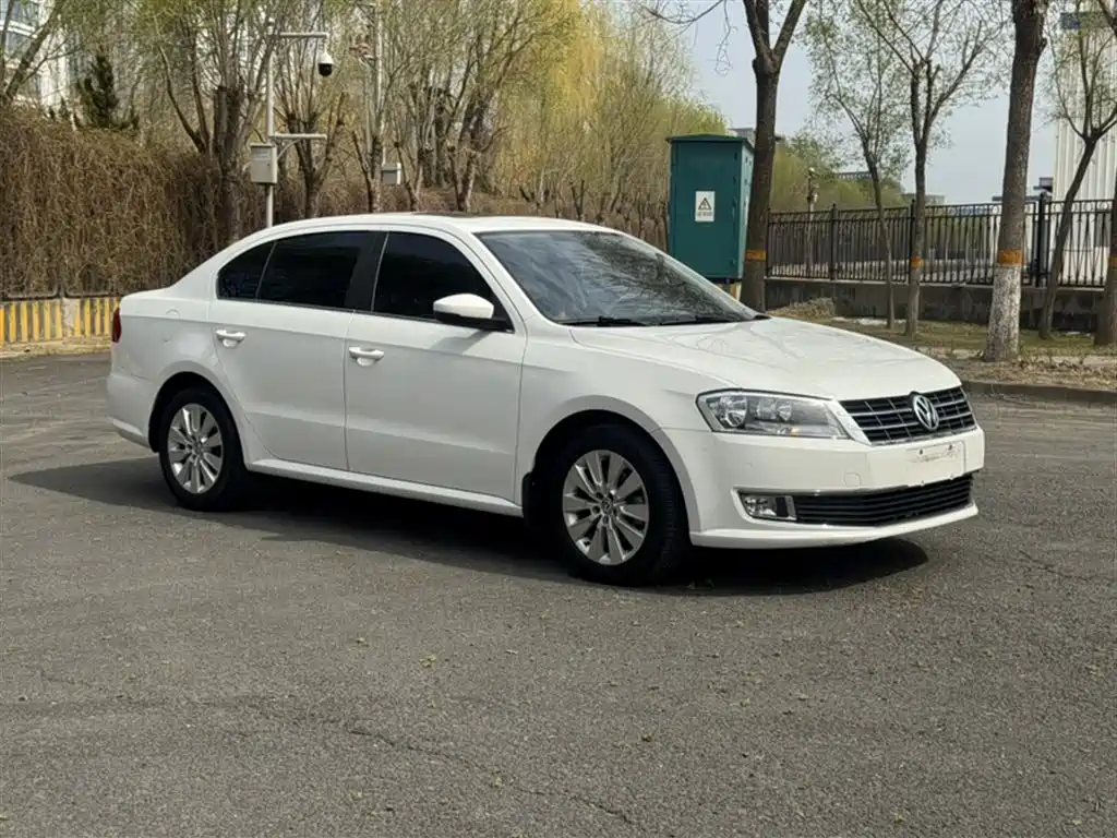 Volkswagen Lavida 2013 Facelift Classic 1.6L Automatic Comfort фото 8