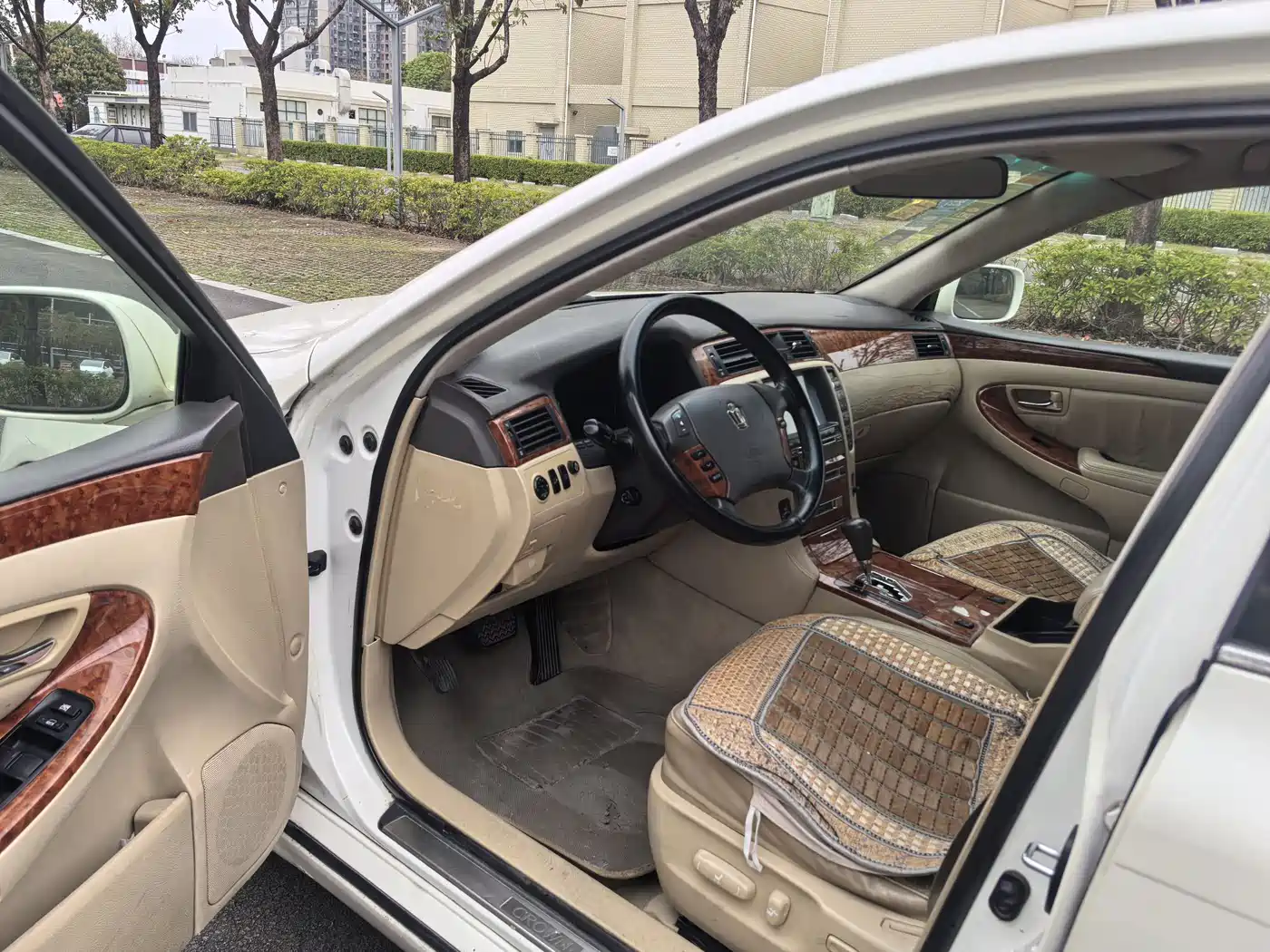 Toyota Crown 2007 2.5L Royal Leather Edition фото 10
