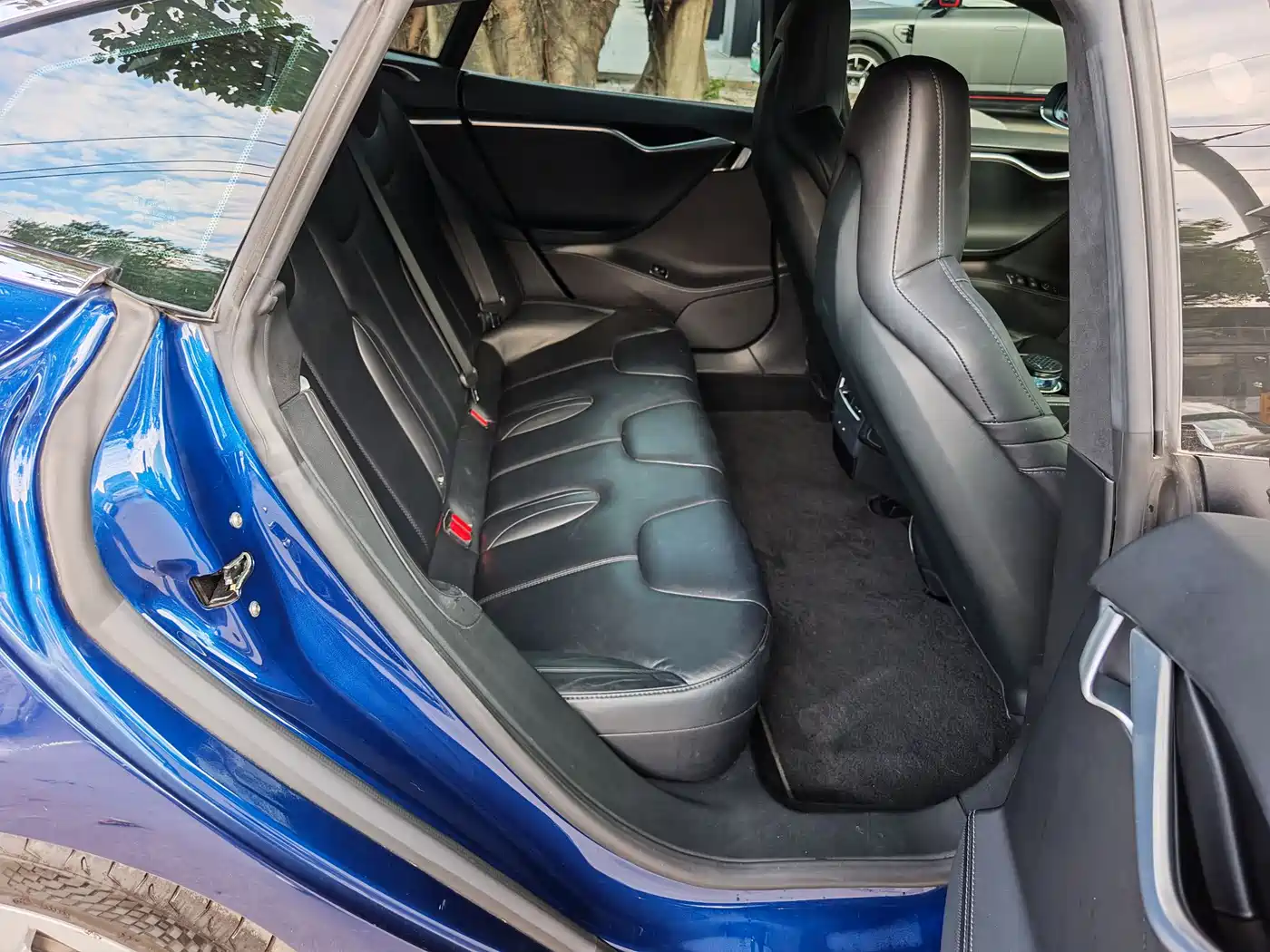 TESLA MODEL S