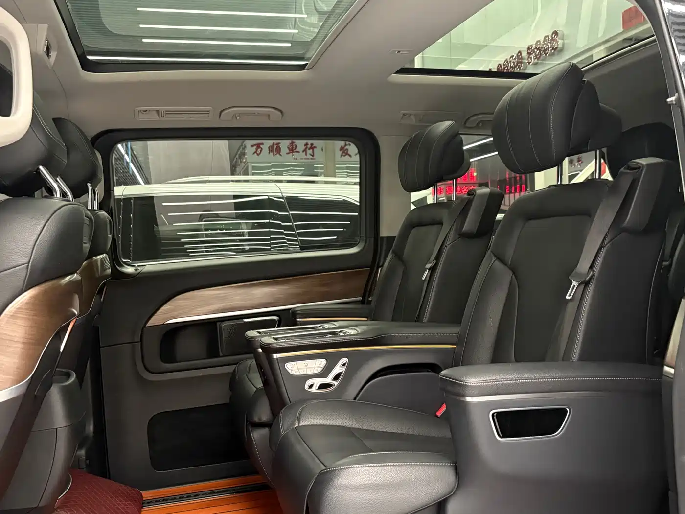 Mercedes-Benz V-Class 2021 V 260 Premium Edition фото 10