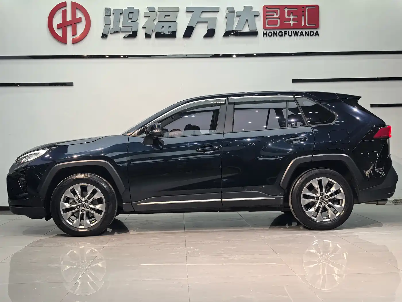 Toyota Wildlander 2022 2.0L CVT FWD Luxury PLUS Edition фото 7