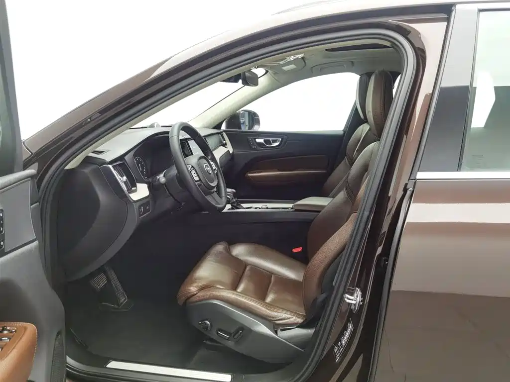 Volvo XC60 2020 T5 AWD Inscription Luxury Edition фото 10