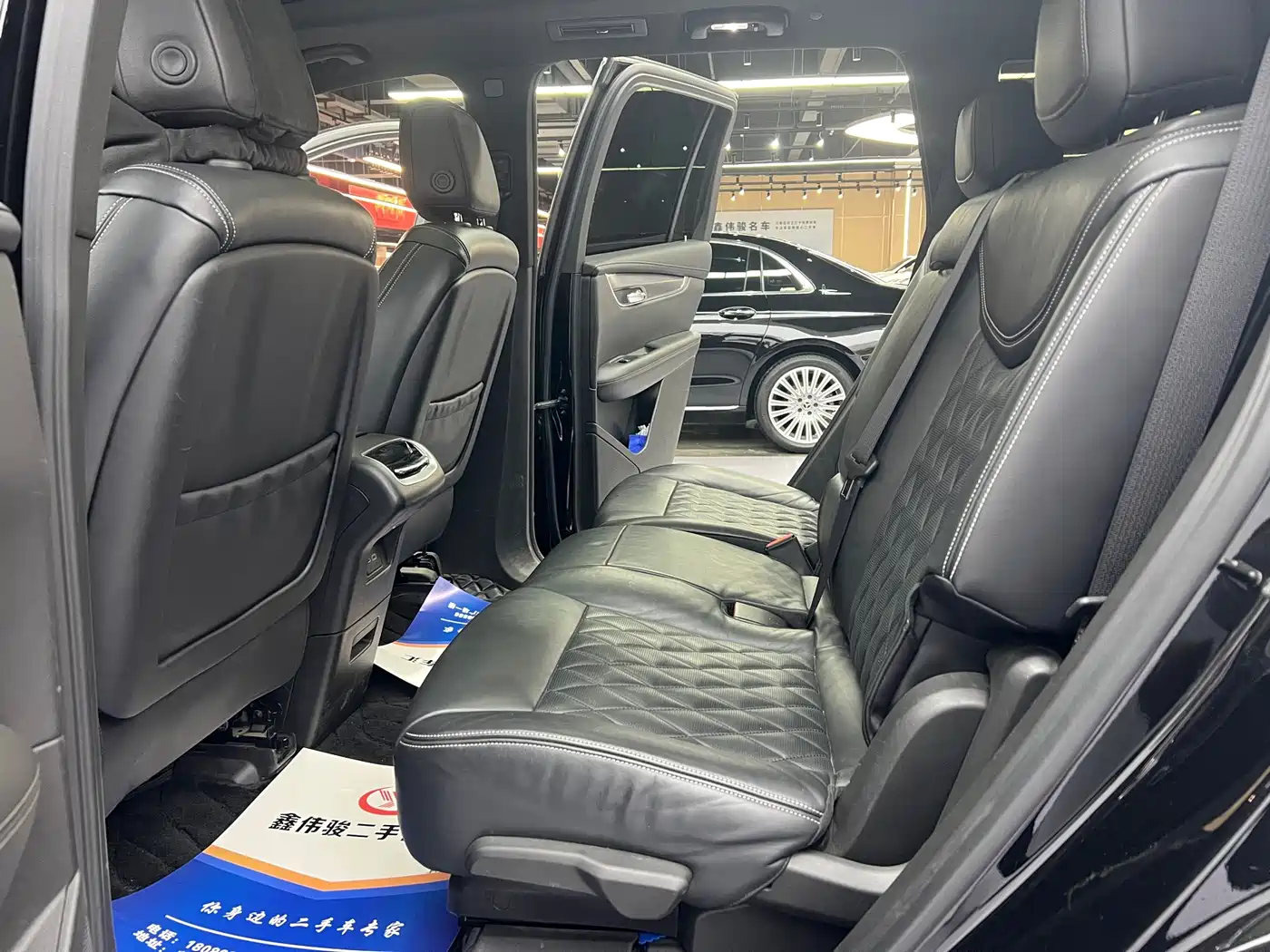 CADILLAC XT6