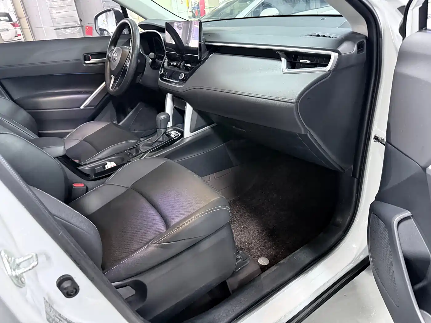Toyota Frontlander 2022 2.0L CVT Elite фото 21