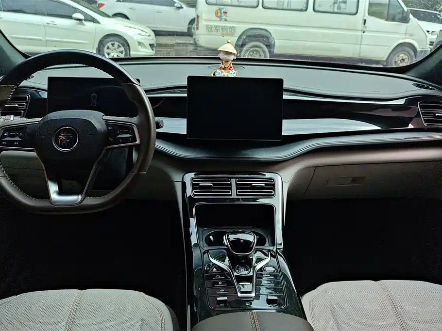 BYD Qin PLUS 2024 Glory Edition DM-i 55KM Leading фото 12