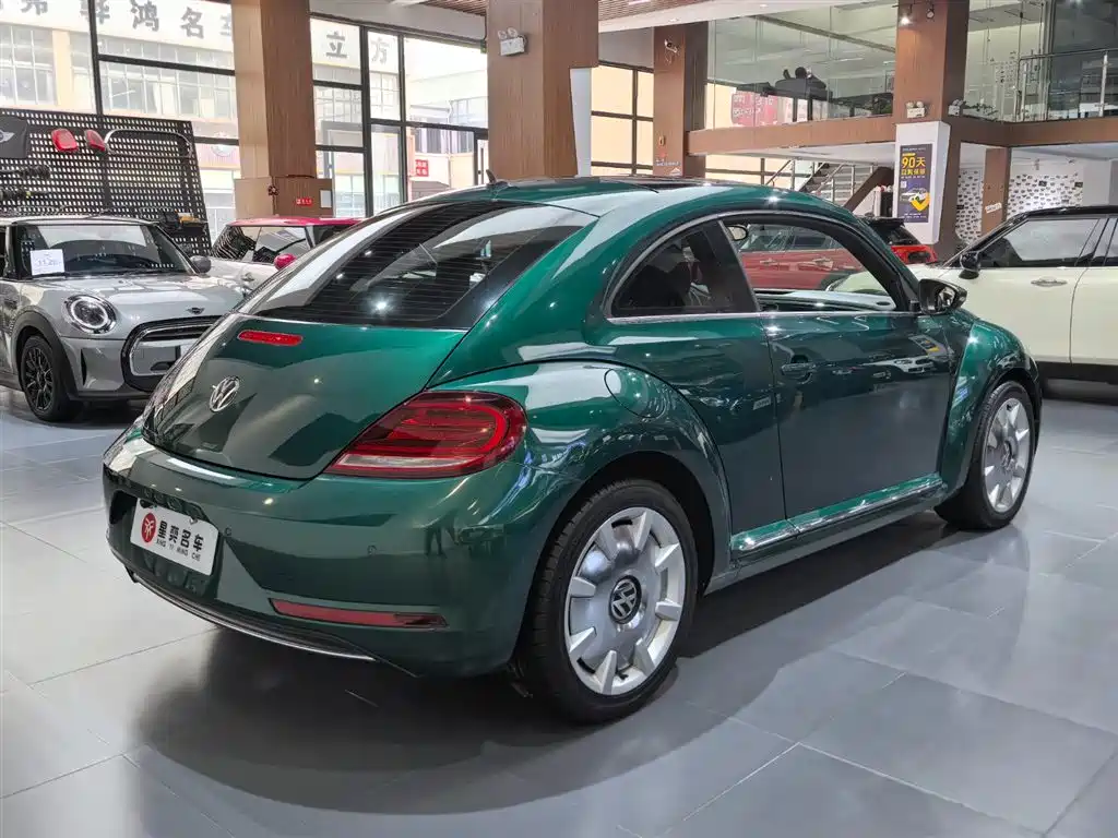 Volkswagen Beetle 2017 180TSI Emerald Classic Edition фото 5